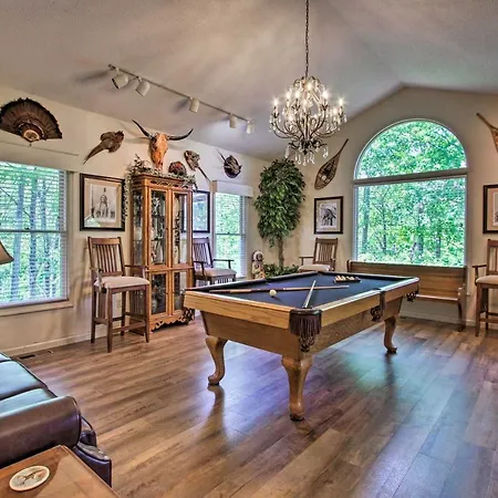 Eclectic Cabin With Hot Tub 1 Mi To Ober Gatlinburg